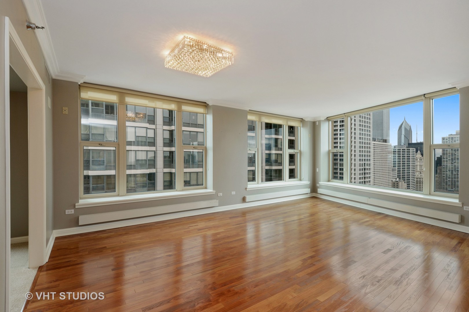 25 E SUPERIOR Street Unit: 3604
