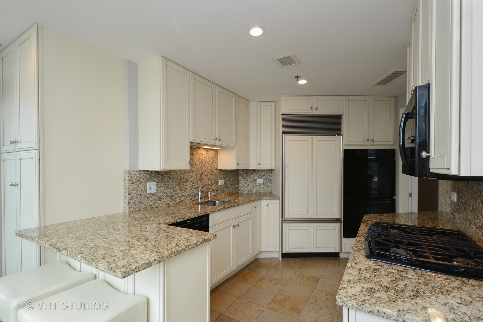 25 E SUPERIOR Street Unit: 3604