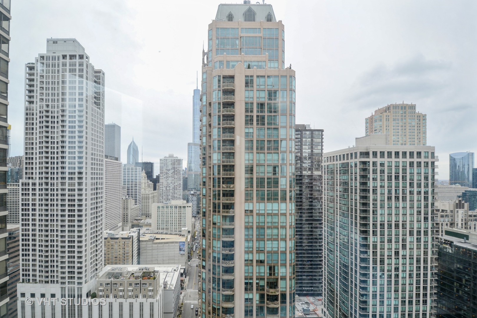 25 E SUPERIOR Street Unit: 3604