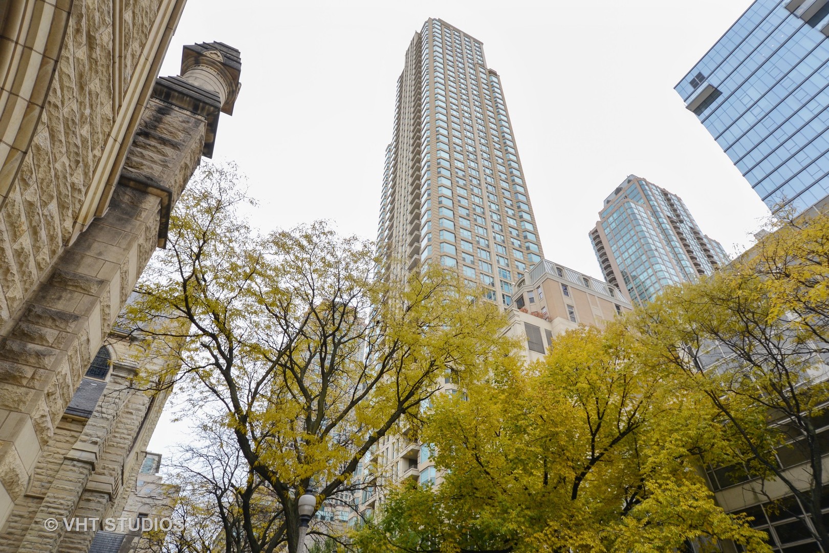 25 E SUPERIOR Street Unit: 3604