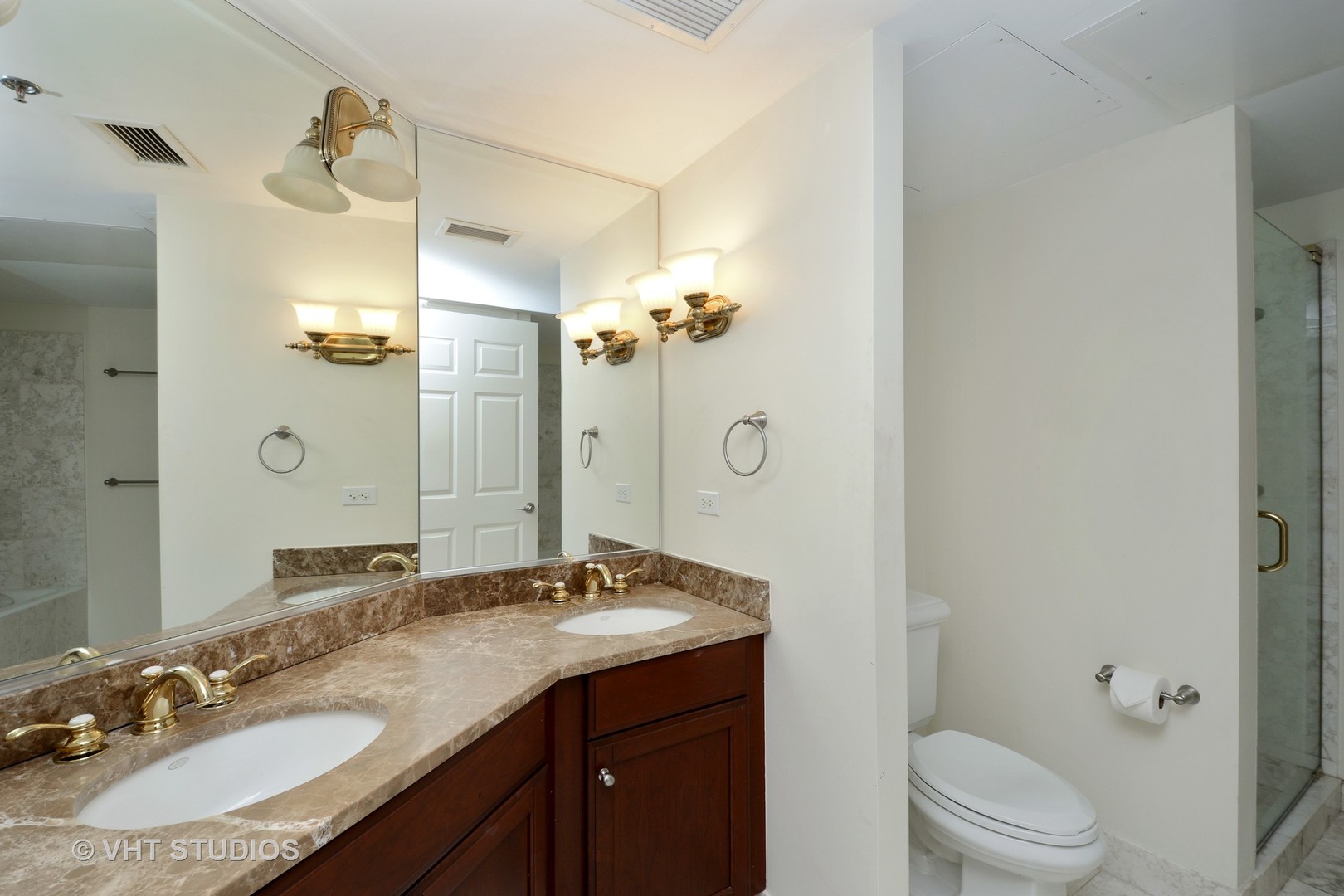 25 E SUPERIOR Street Unit: 3604