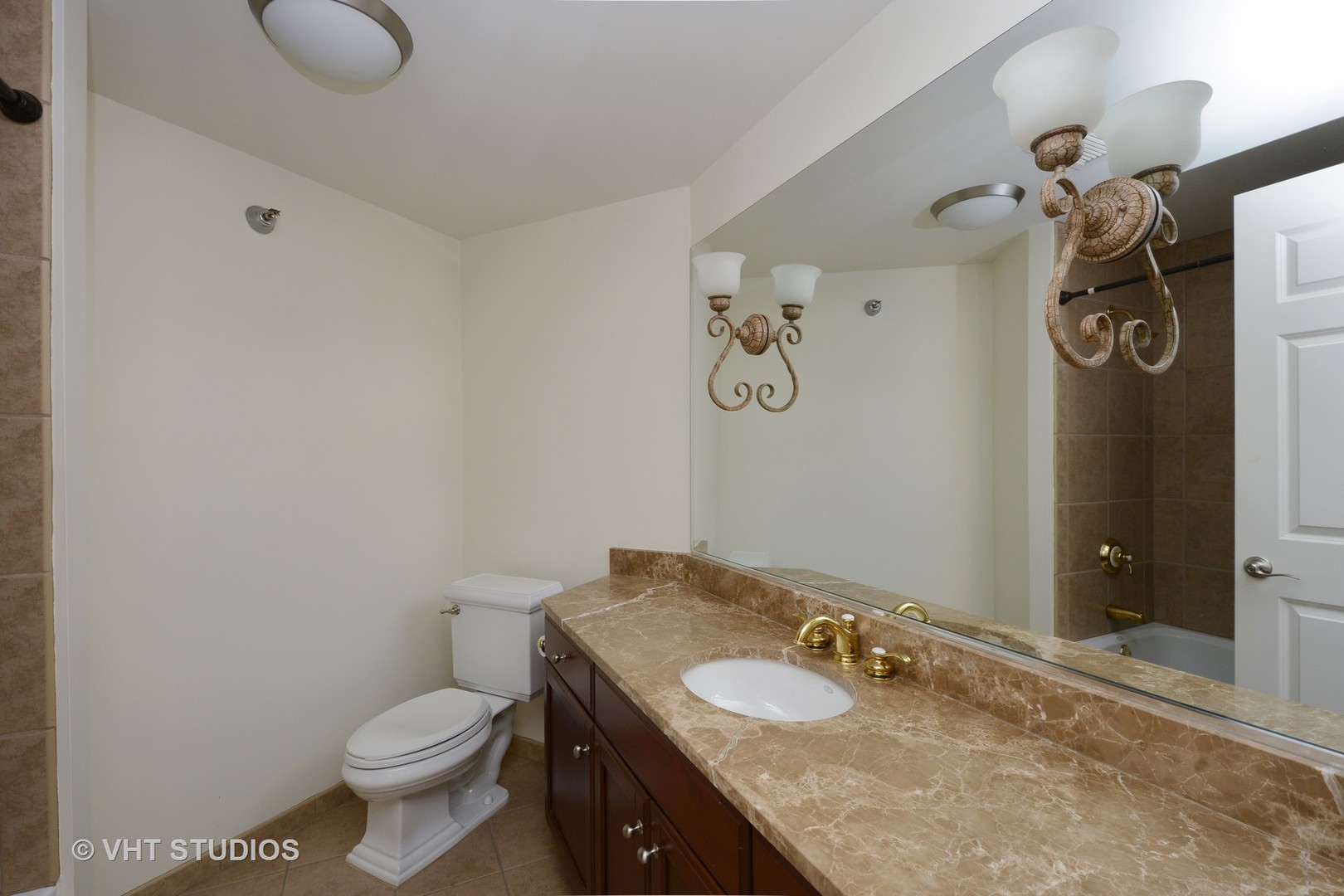 25 E SUPERIOR Street Unit: 3604