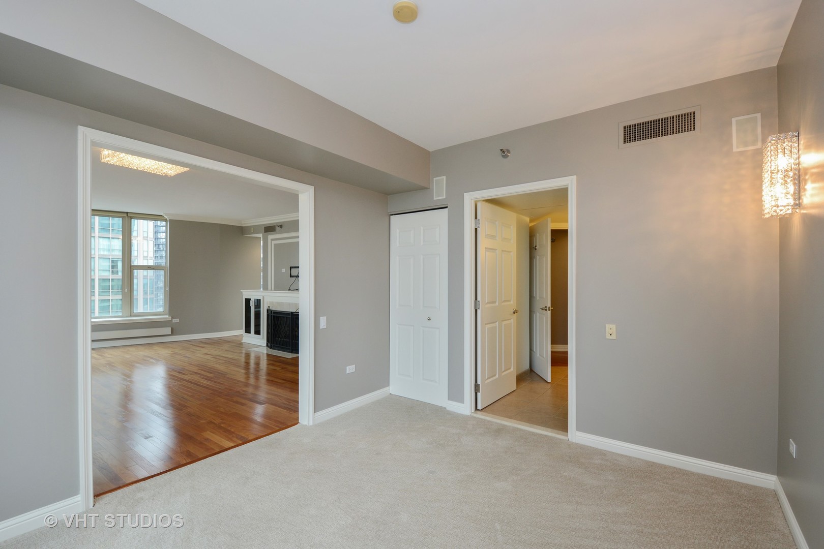 25 E SUPERIOR Street Unit: 3604