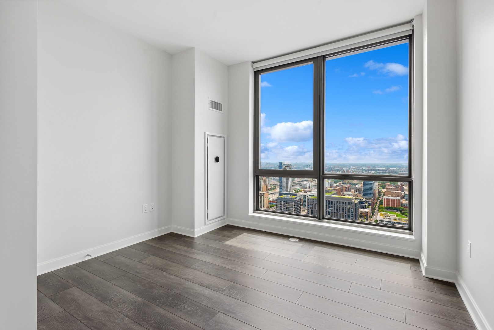 164 N Peoria Street Unit: 3905