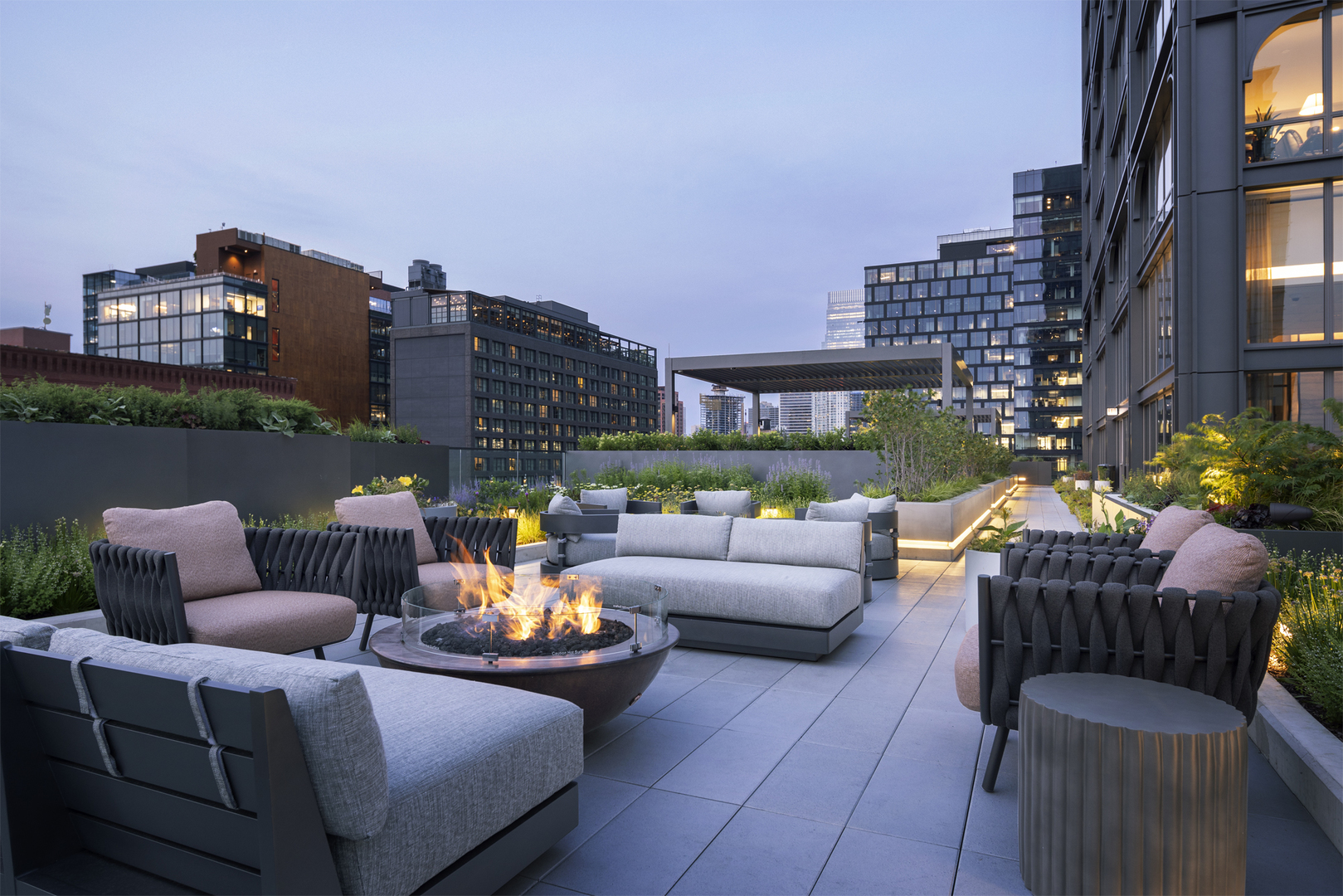 164 N Peoria Street Unit: 3905