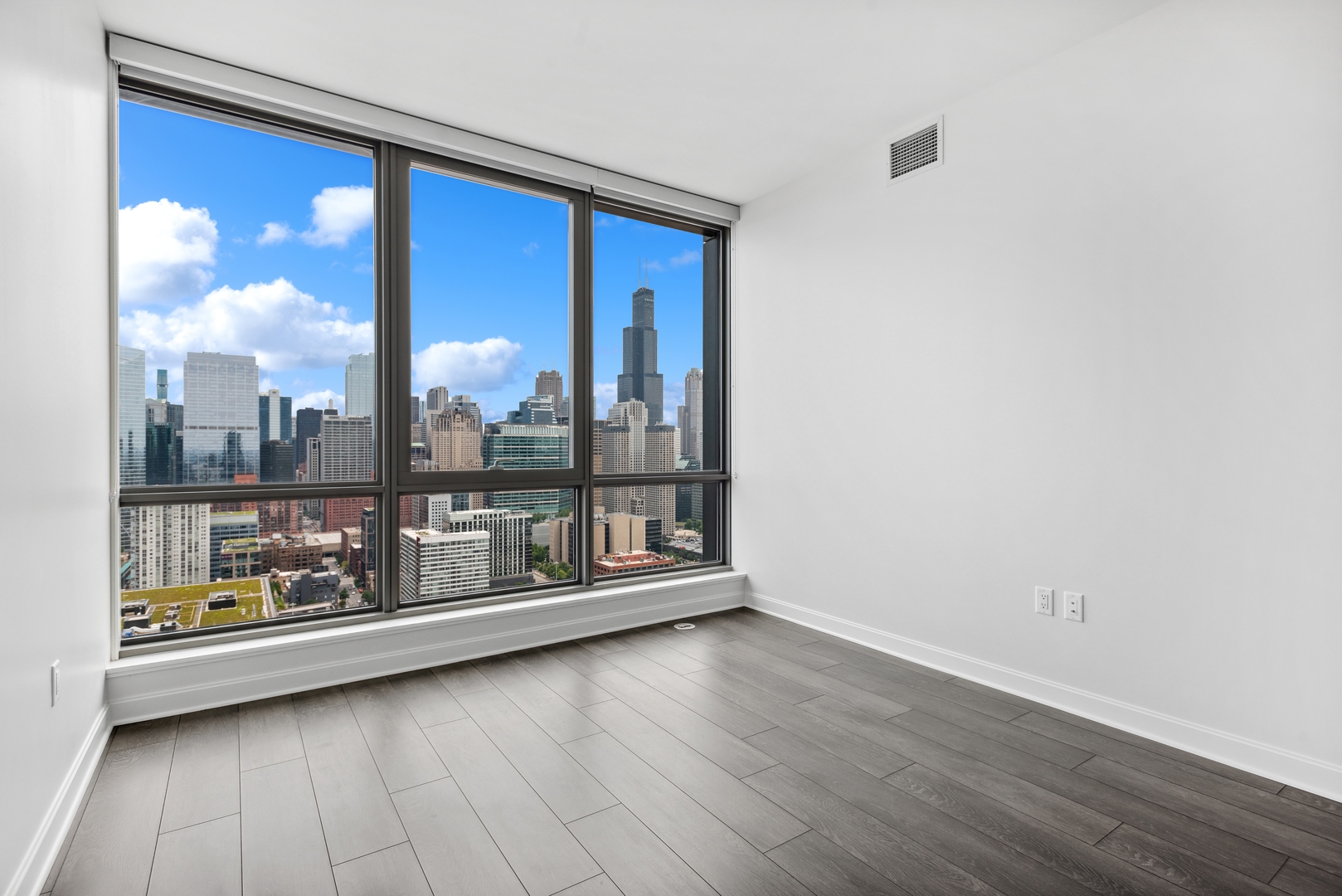 164 N Peoria Street Unit: 3905