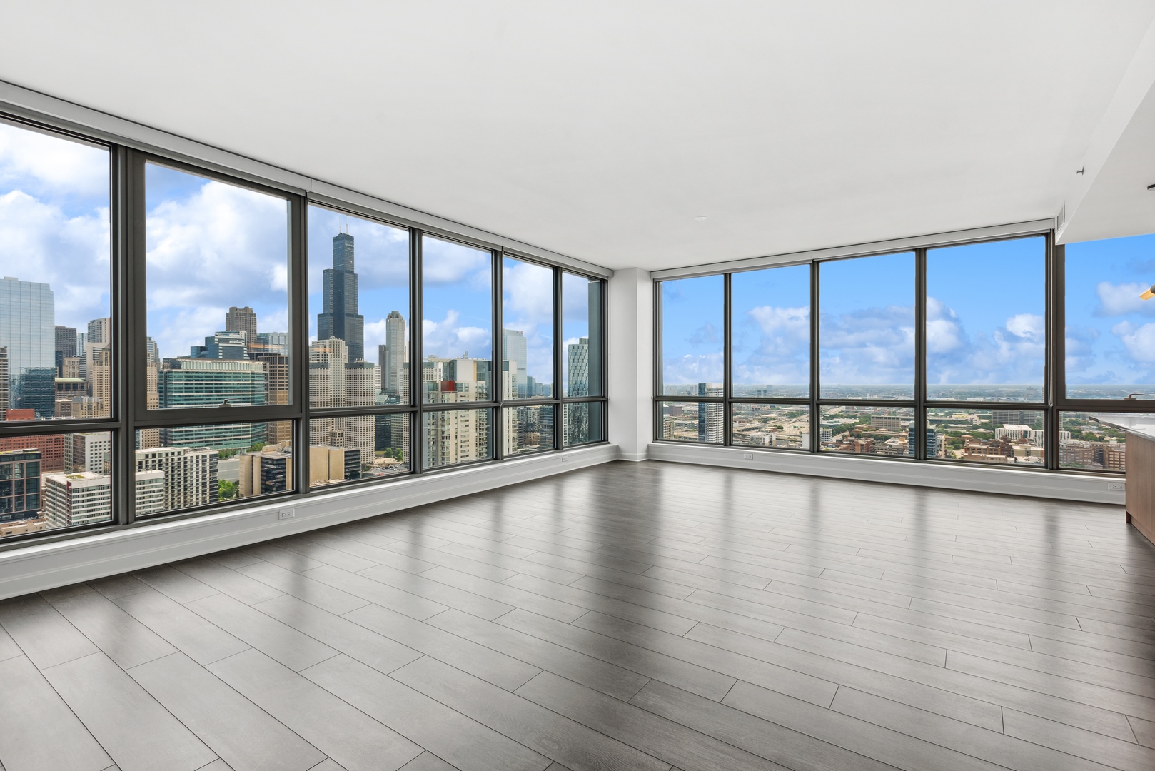 164 N Peoria Street Unit: 3905