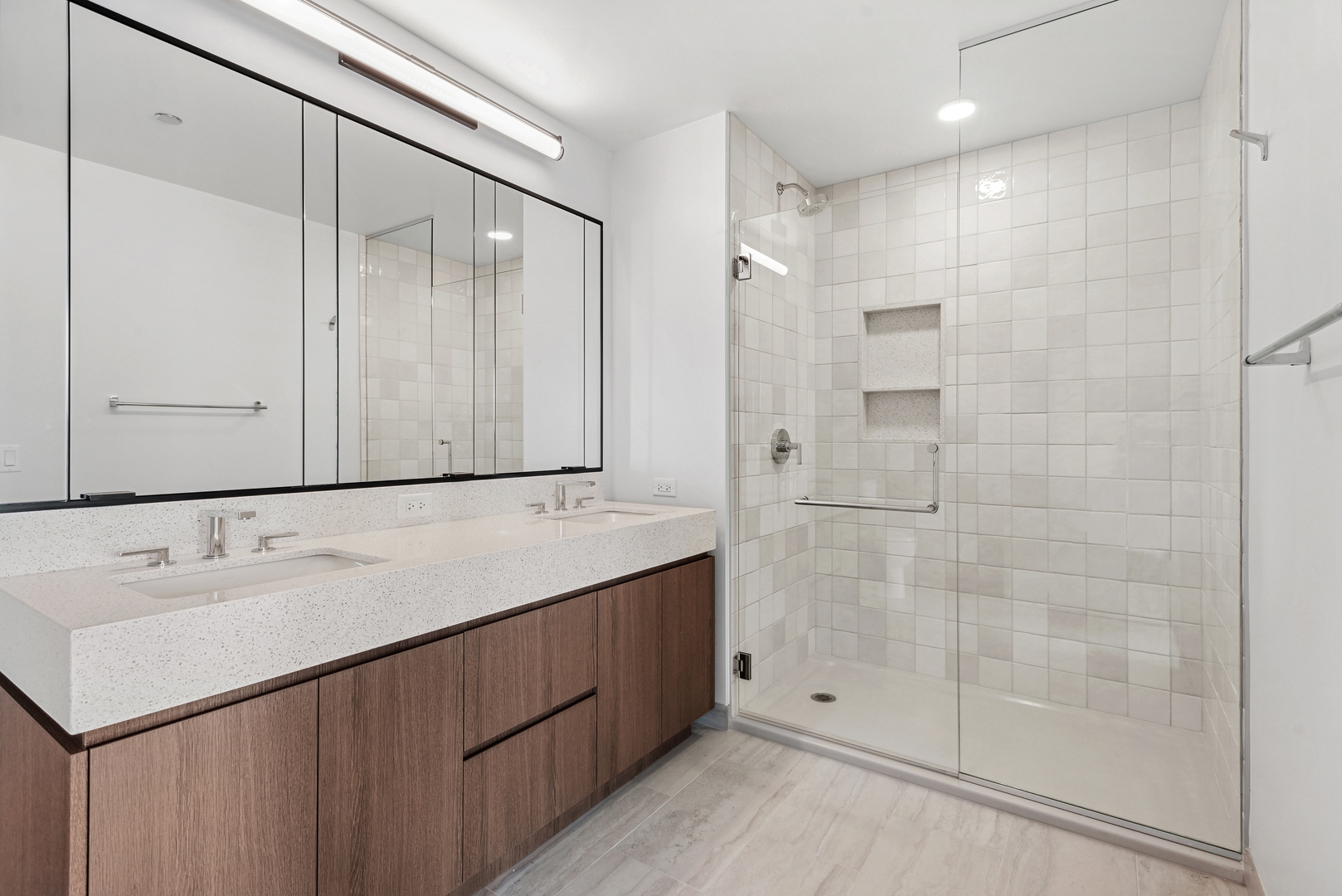 164 N Peoria Street Unit: 3905