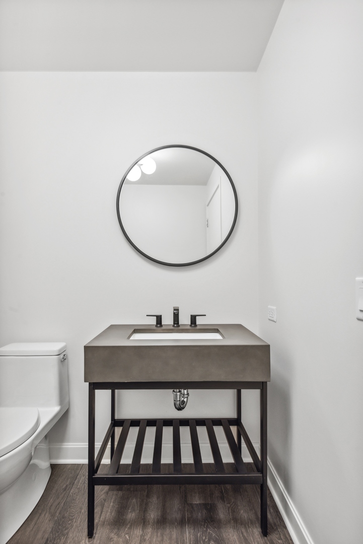 164 N Peoria Street Unit: 3905