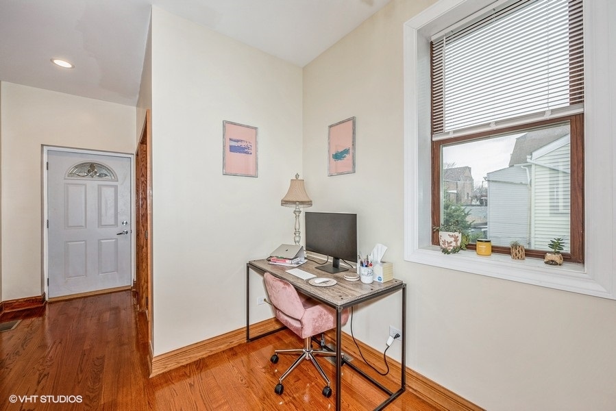 3037 W Lyndale Street Unit: 1