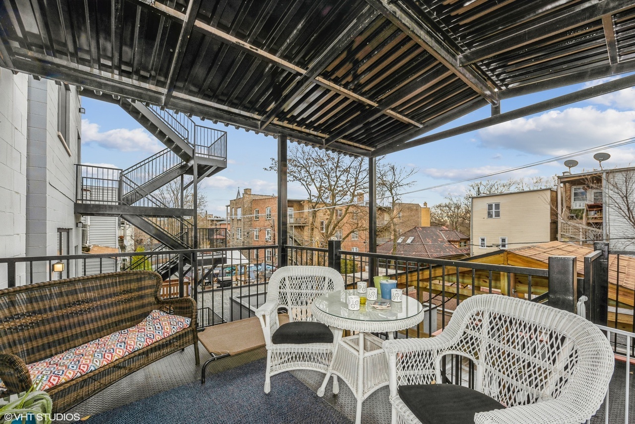 3037 W Lyndale Street Unit: 1