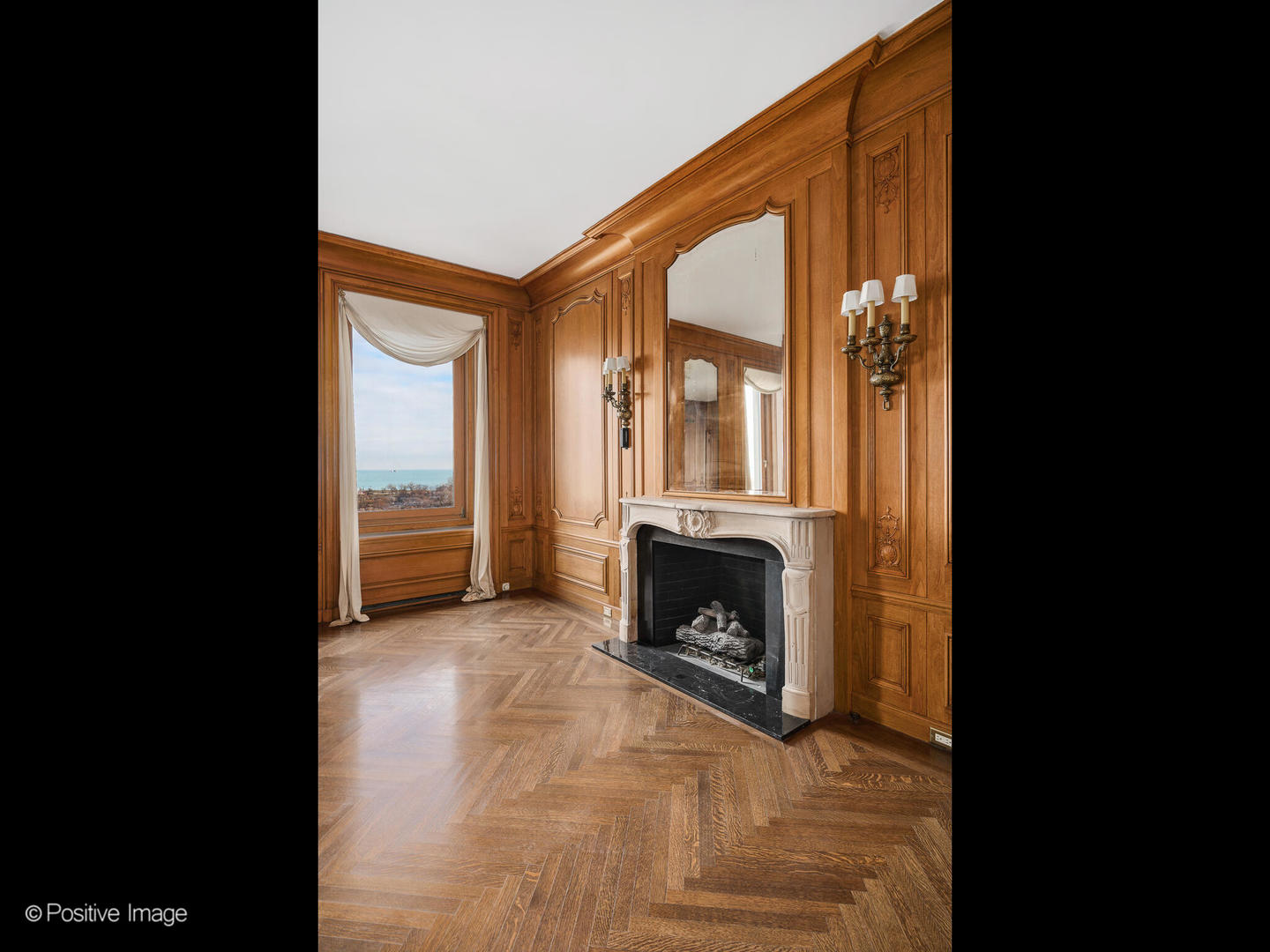 2430 N LAKEVIEW Avenue Unit: 11-12N