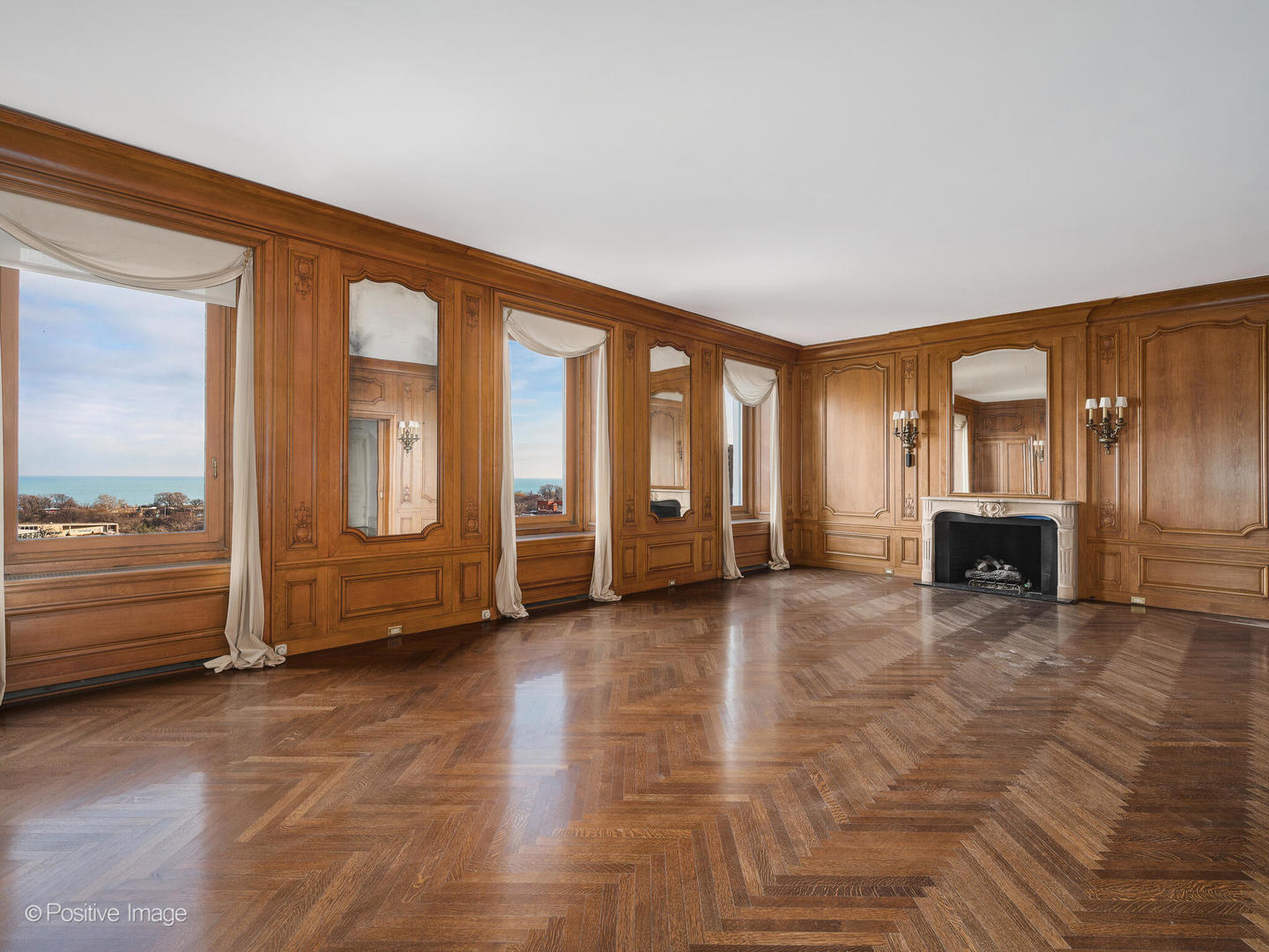2430 N LAKEVIEW Avenue Unit: 11-12N