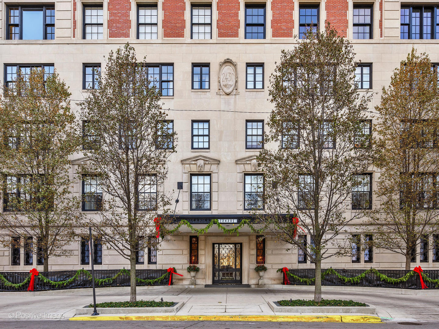2430 N LAKEVIEW Avenue Unit: 11-12N