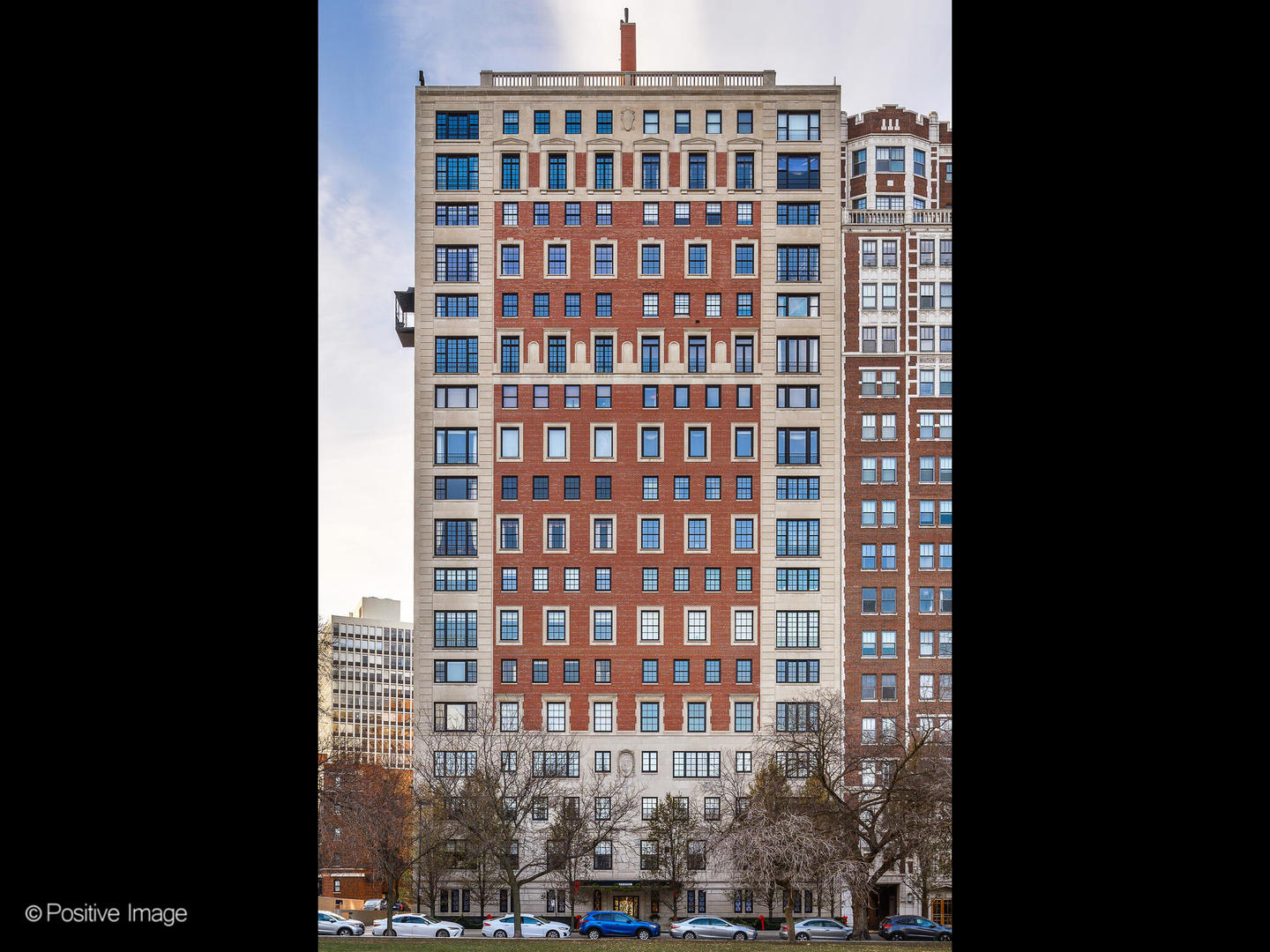 2430 N LAKEVIEW Avenue Unit: 11-12N