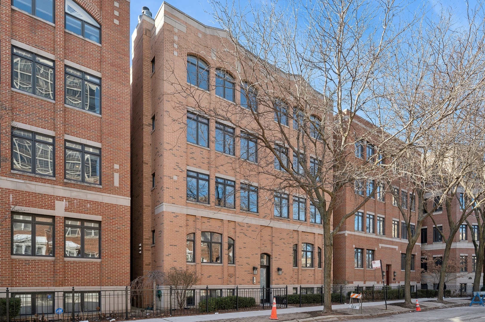 2712 N Lehmann Court Unit: 4N