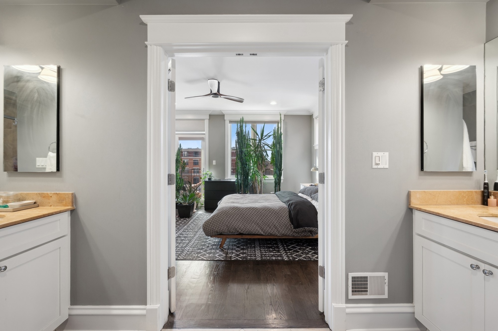 2712 N Lehmann Court Unit: 4N