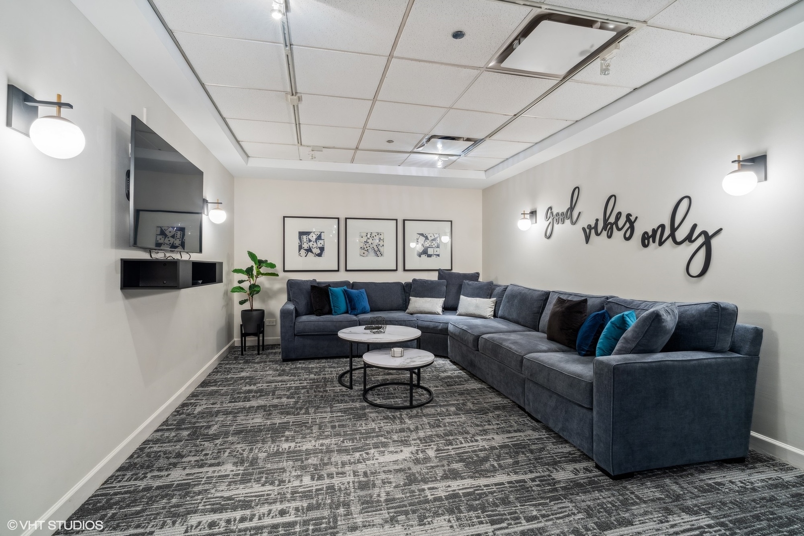 30 E Huron Street Unit: 1110