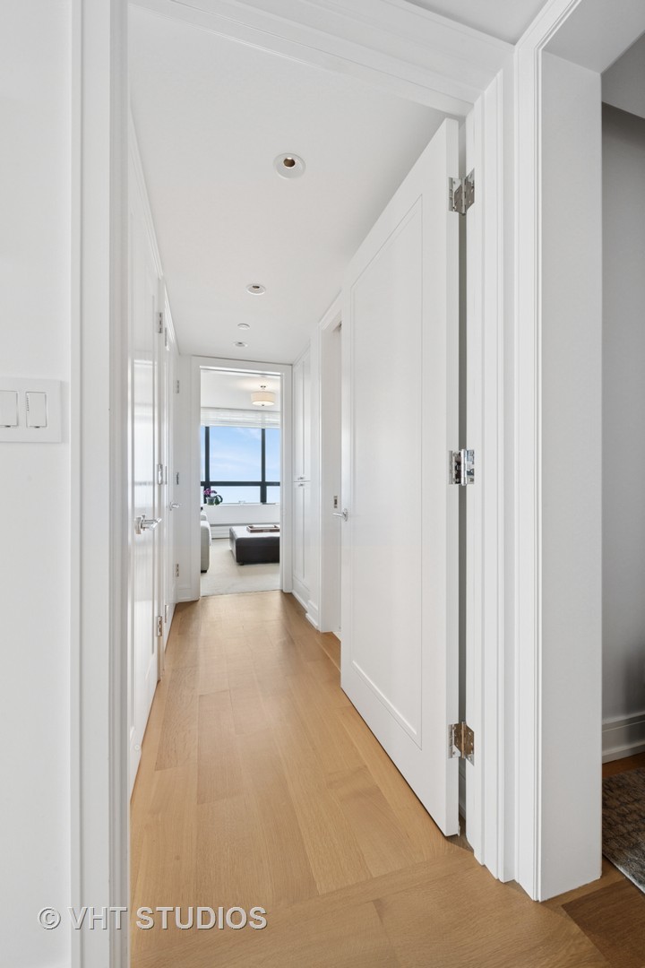 180 E Pearson Street Unit: 5201