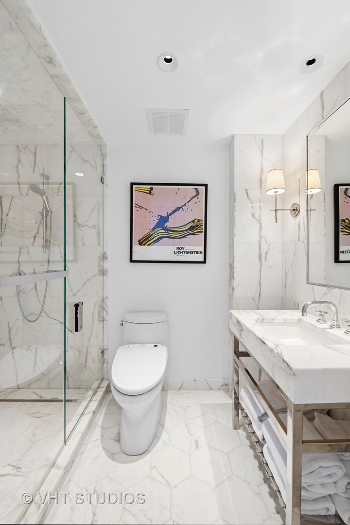 180 E Pearson Street Unit: 5201