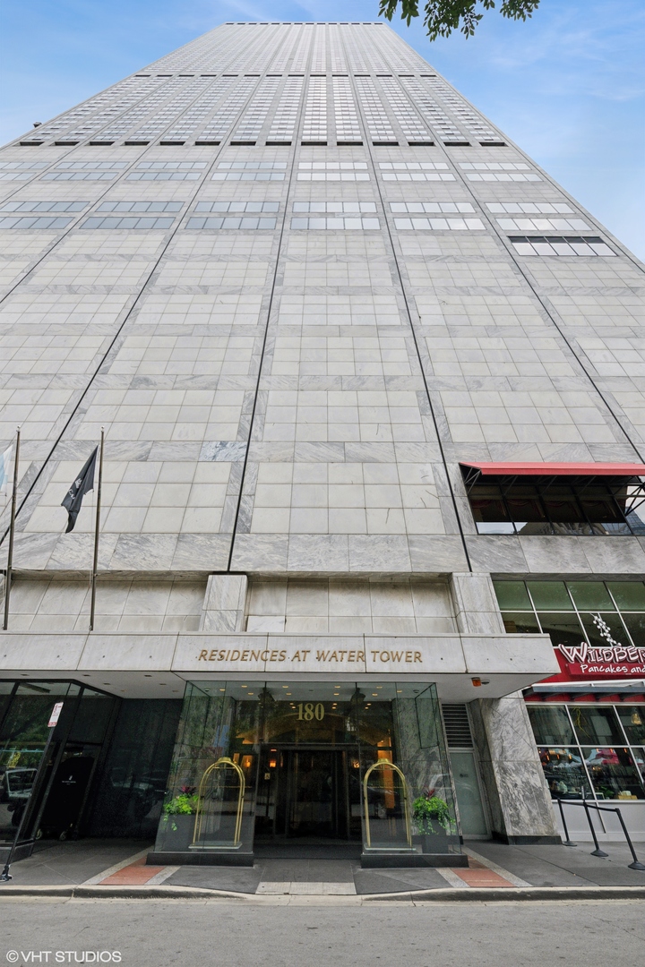 180 E Pearson Street Unit: 5201