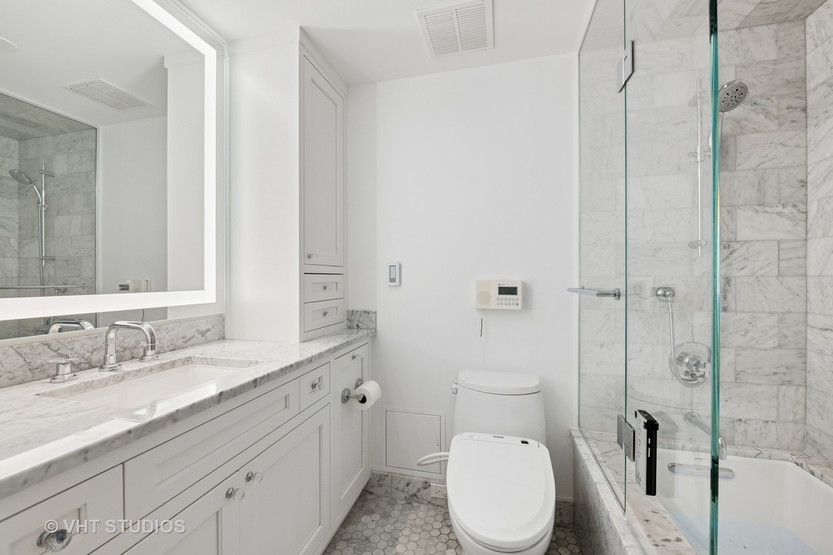 180 E Pearson Street Unit: 5201