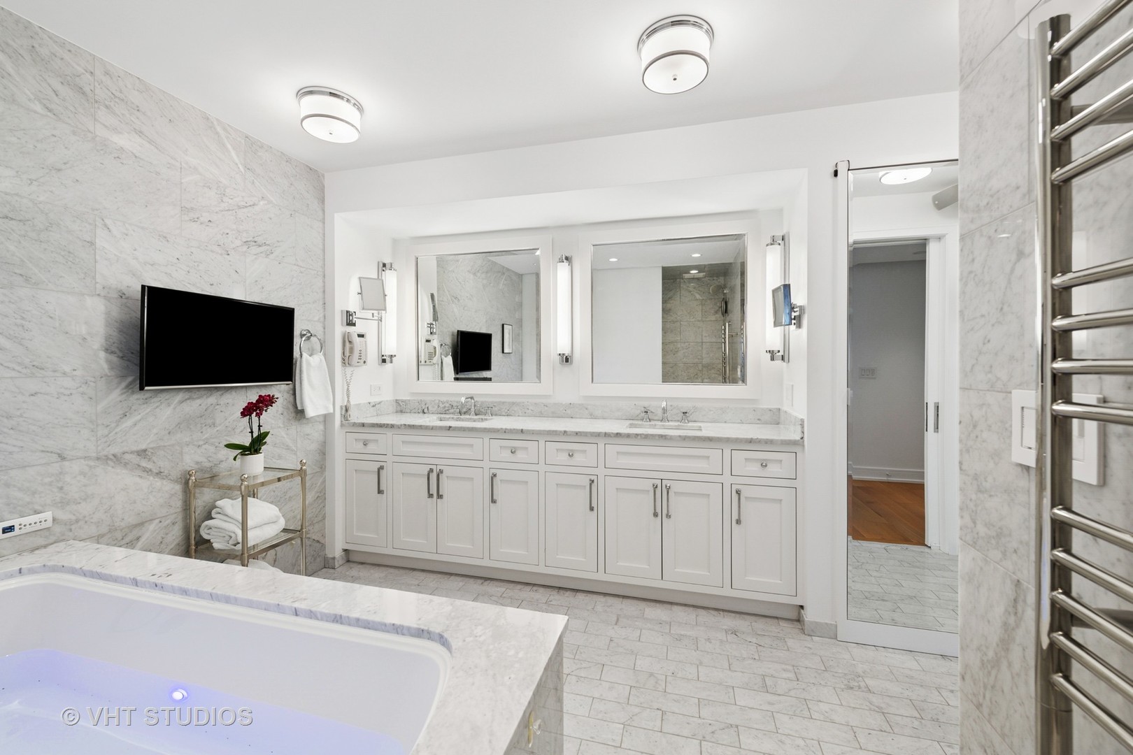 180 E Pearson Street Unit: 5201