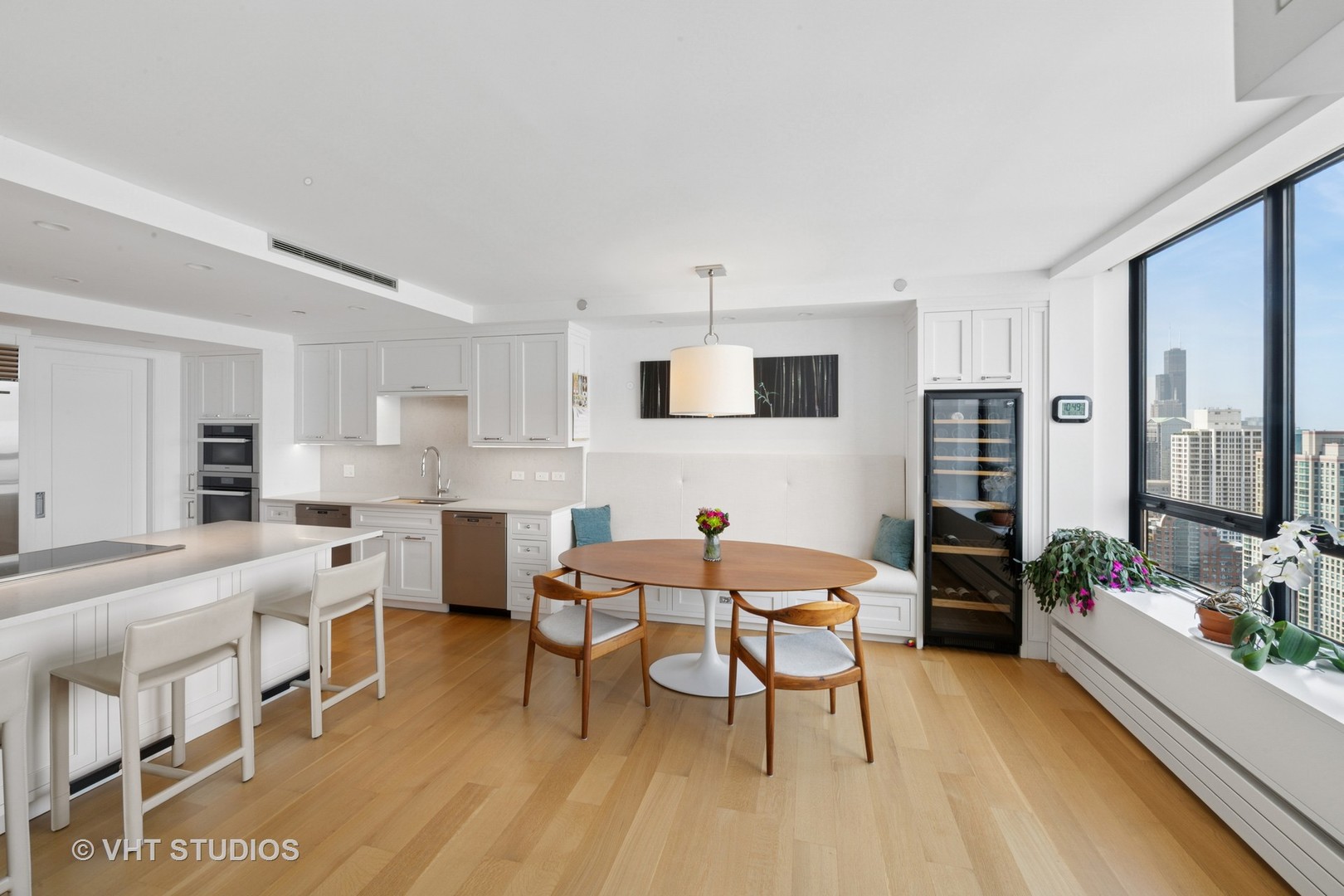 180 E Pearson Street Unit: 5201