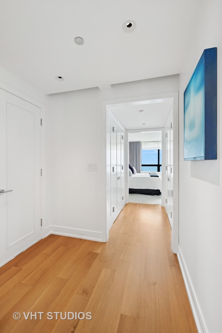 180 E Pearson Street Unit: 5201