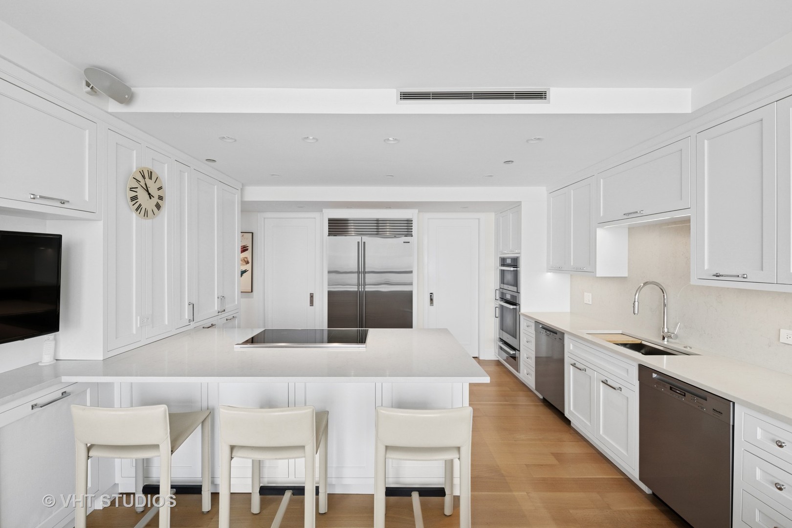 180 E Pearson Street Unit: 5201