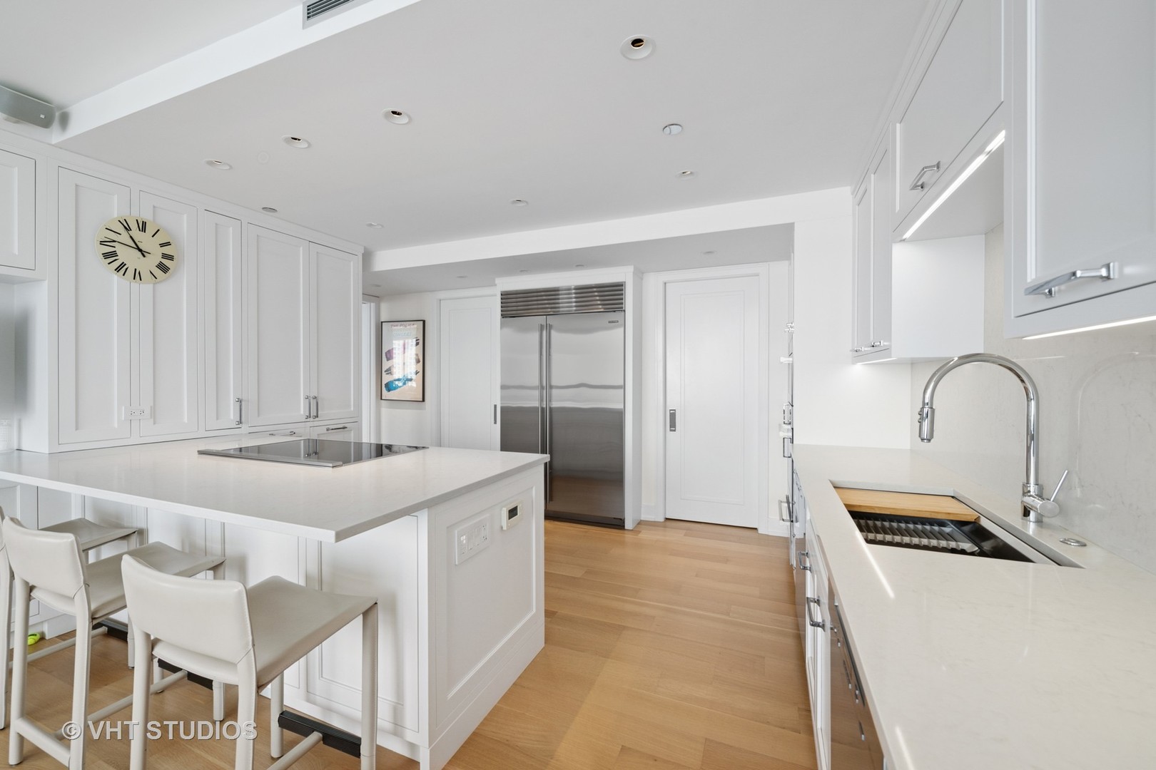 180 E Pearson Street Unit: 5201