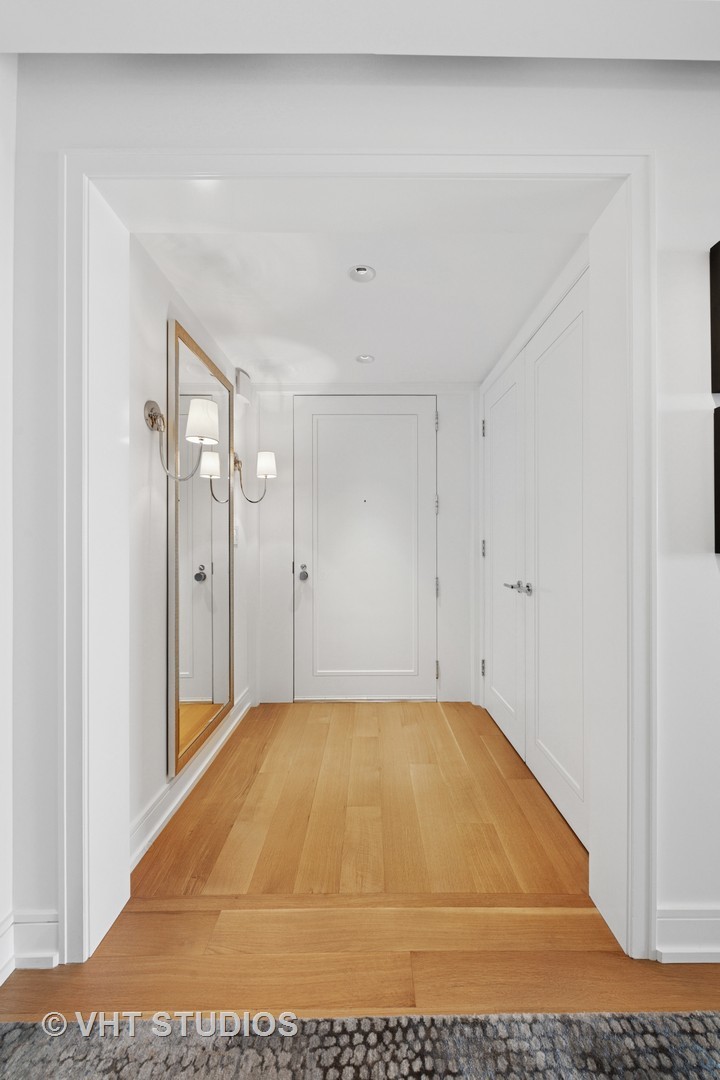 180 E Pearson Street Unit: 5201