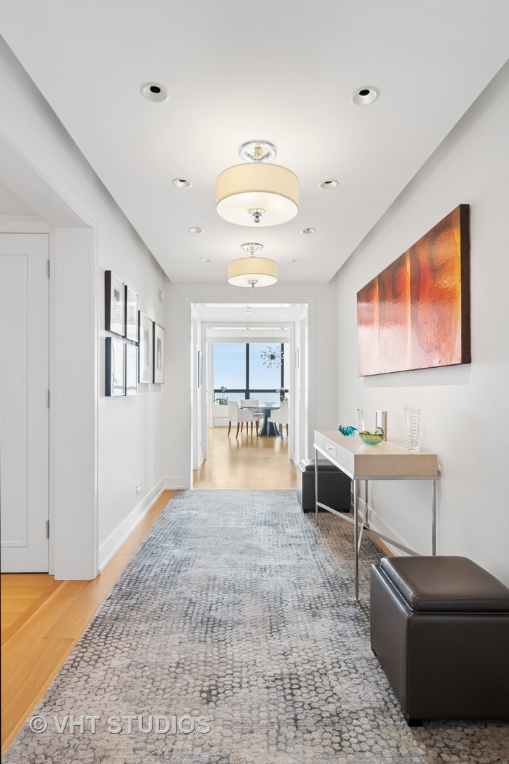 180 E Pearson Street Unit: 5201