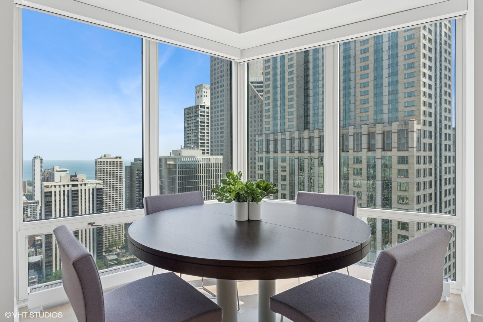 57 E Delaware Place Unit: 3703