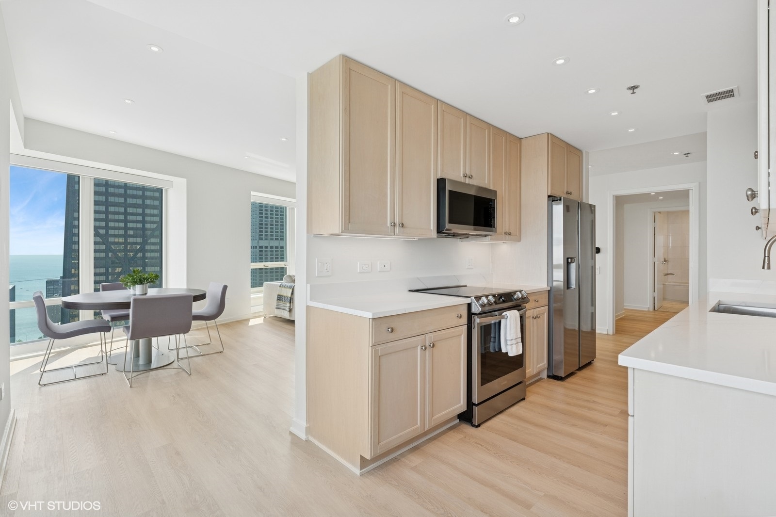 57 E Delaware Place Unit: 3703