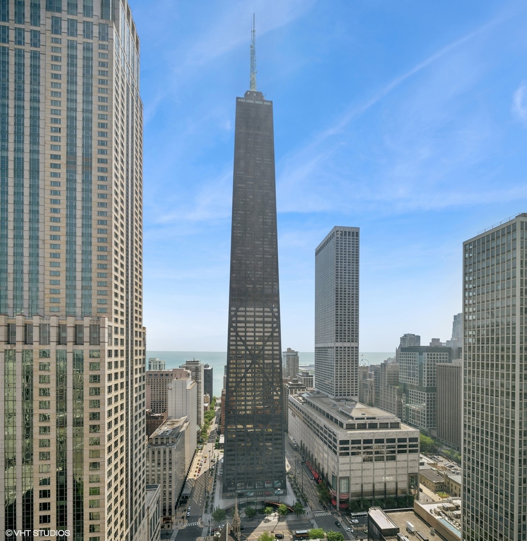 57 E Delaware Place Unit: 3703