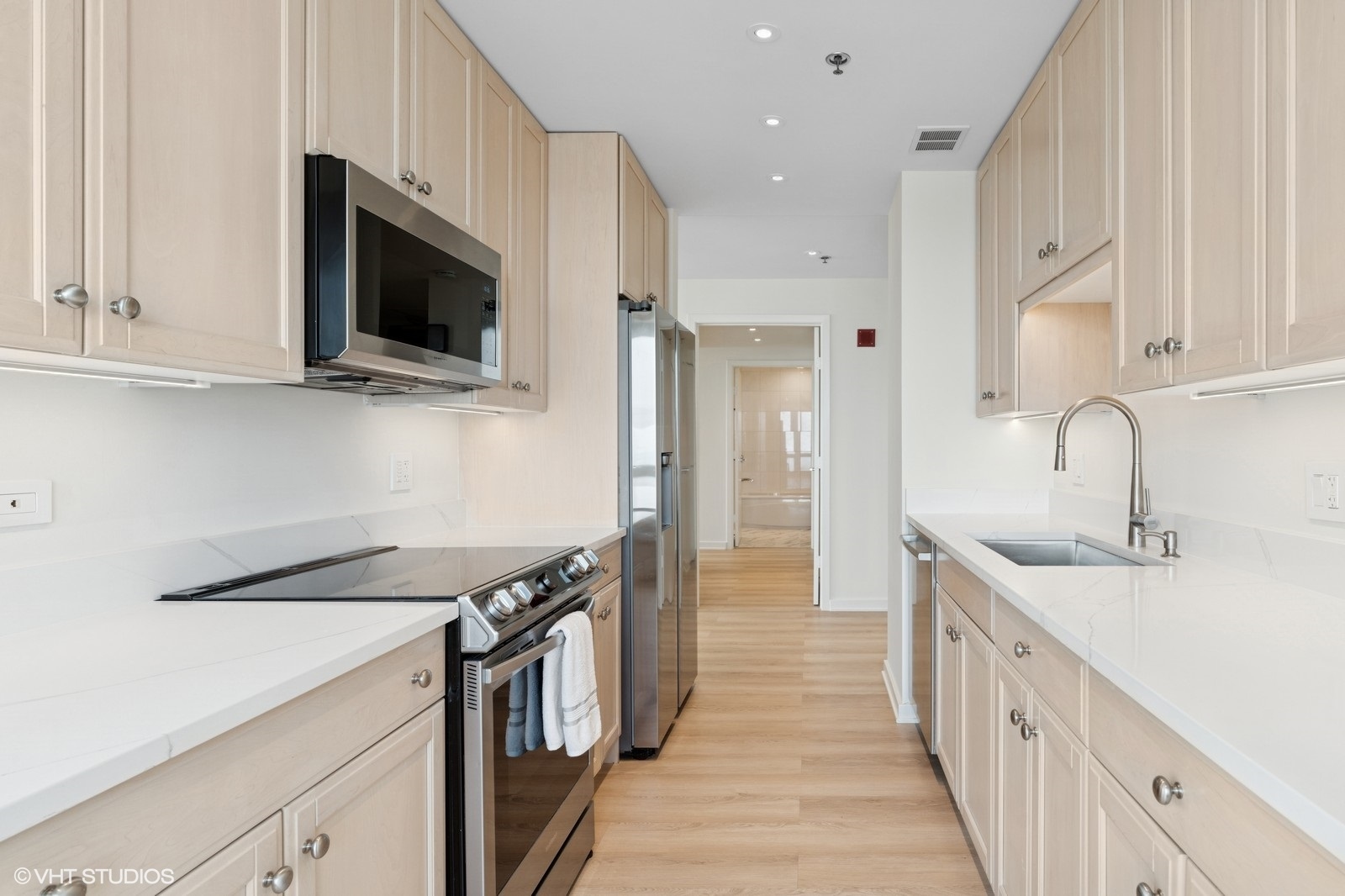 57 E Delaware Place Unit: 3703