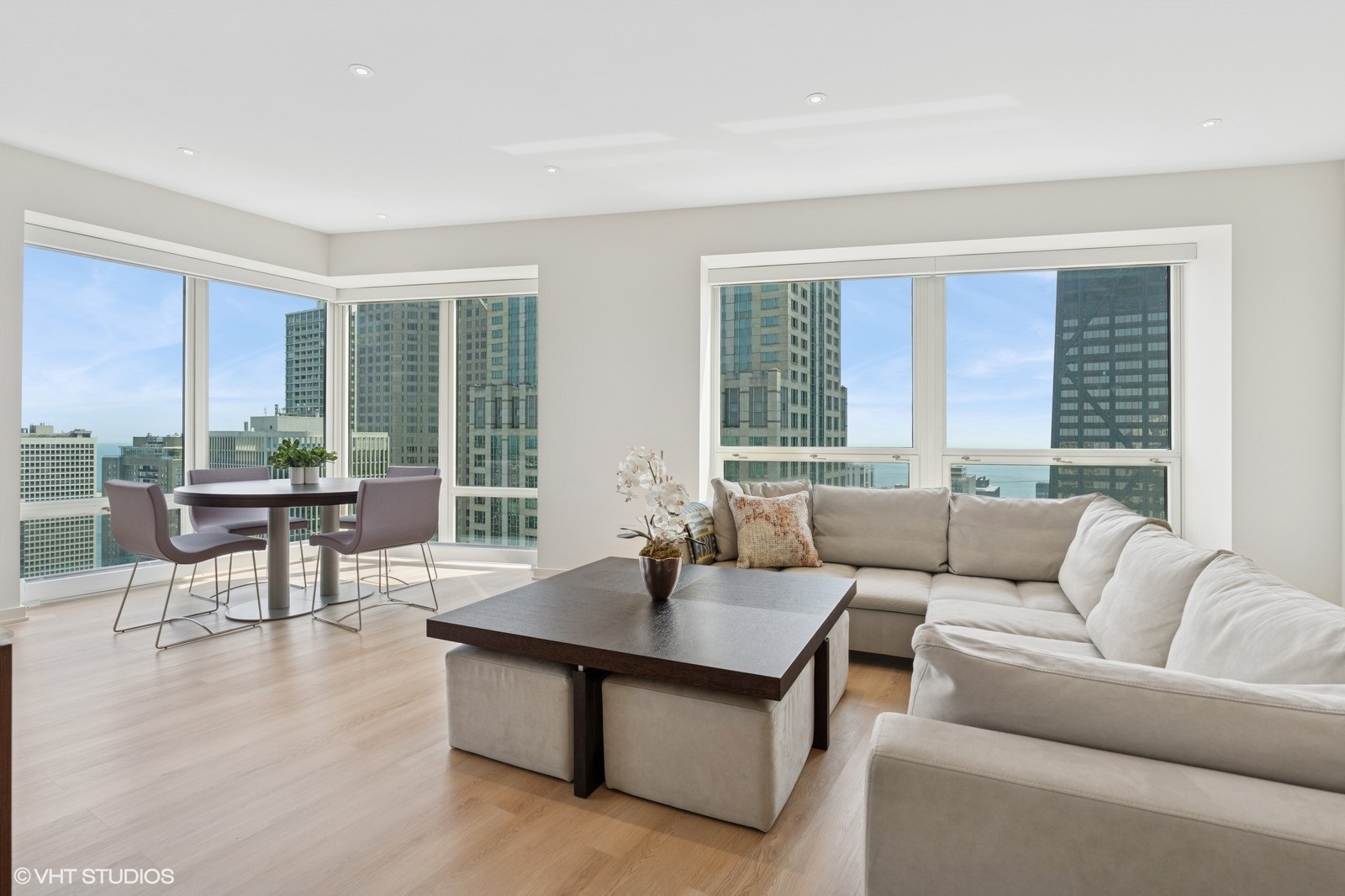 57 E Delaware Place Unit: 3703