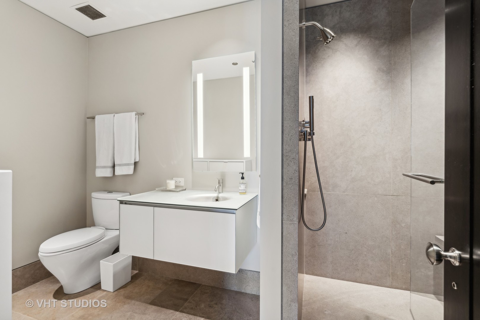 11 E Walton Street Unit: 4902