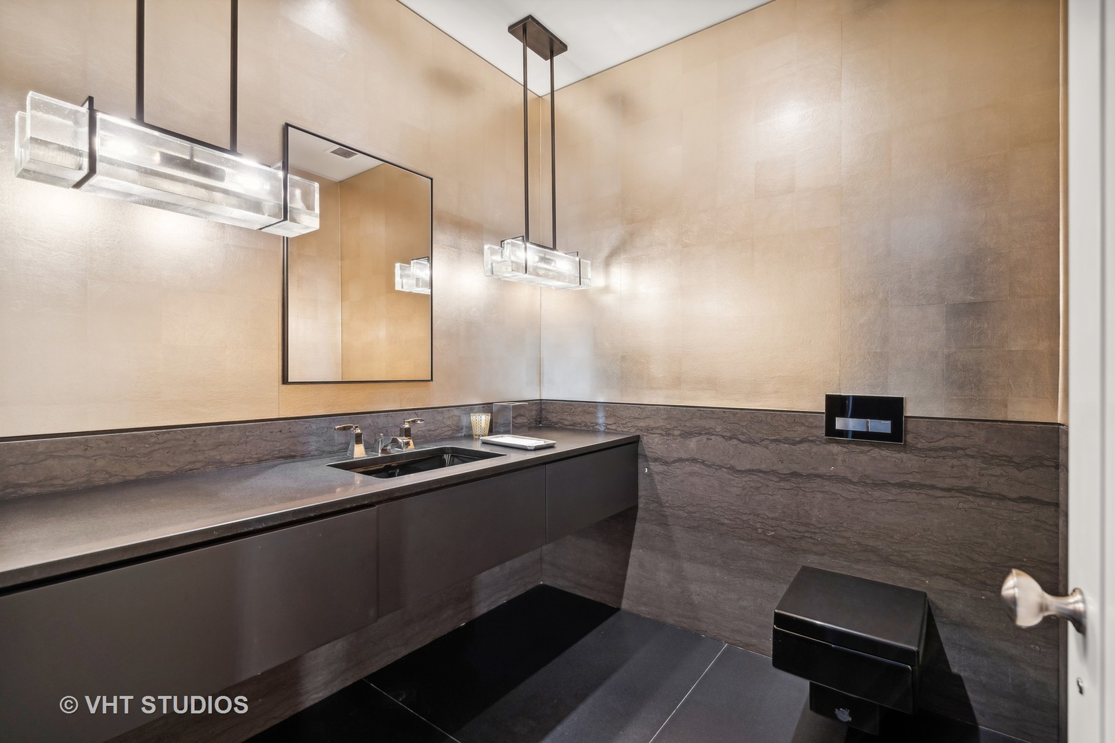 11 E Walton Street Unit: 4902
