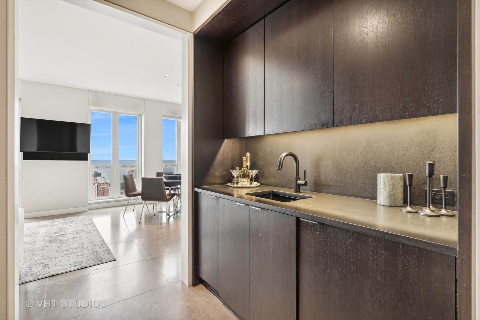 11 E Walton Street Unit: 4902