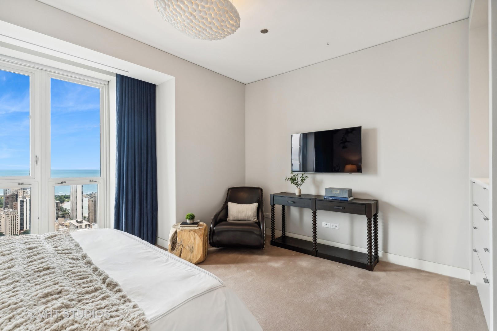 11 E Walton Street Unit: 4902