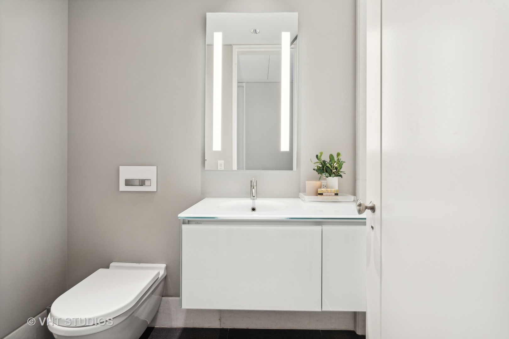 11 E Walton Street Unit: 4902
