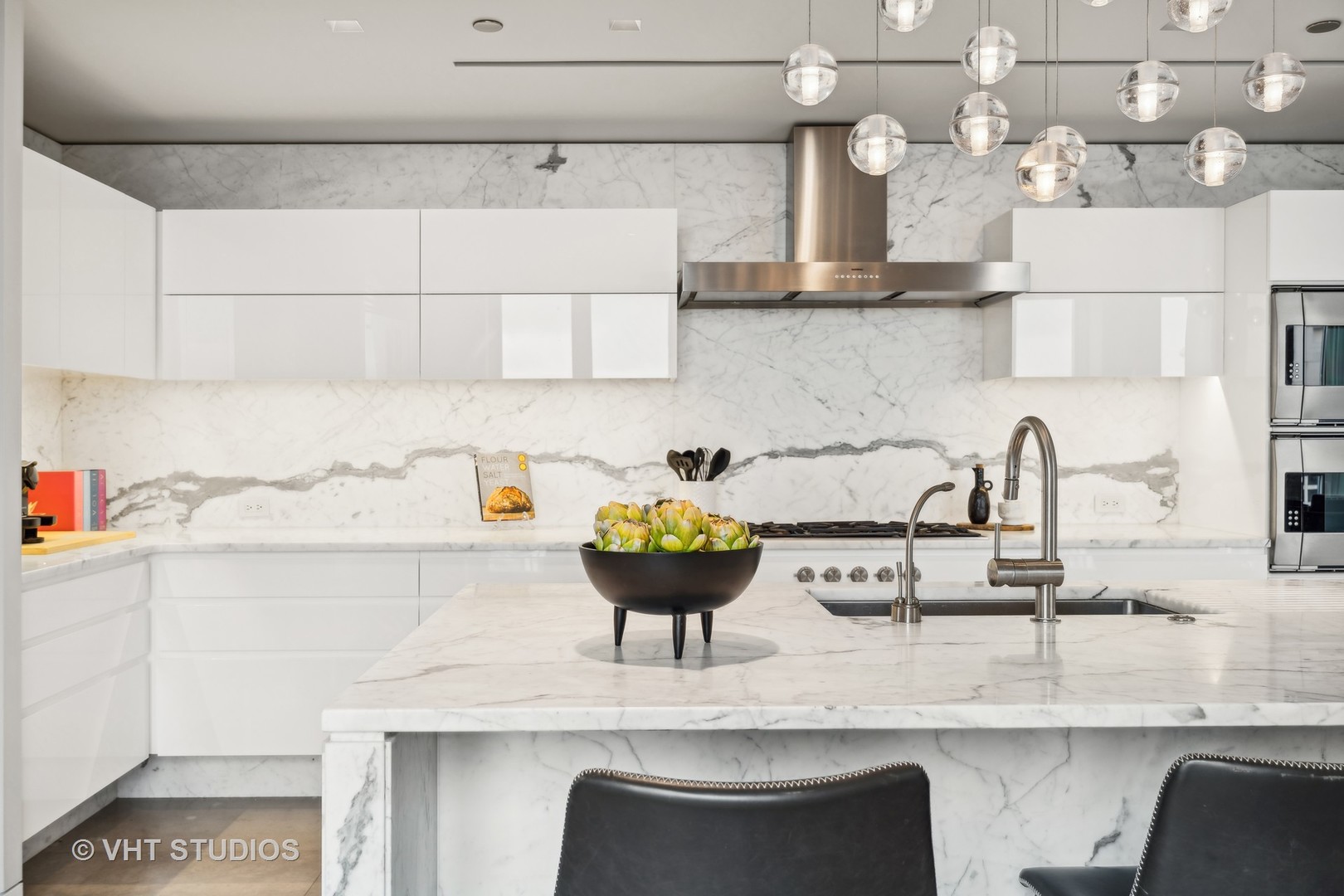 11 E Walton Street Unit: 4902