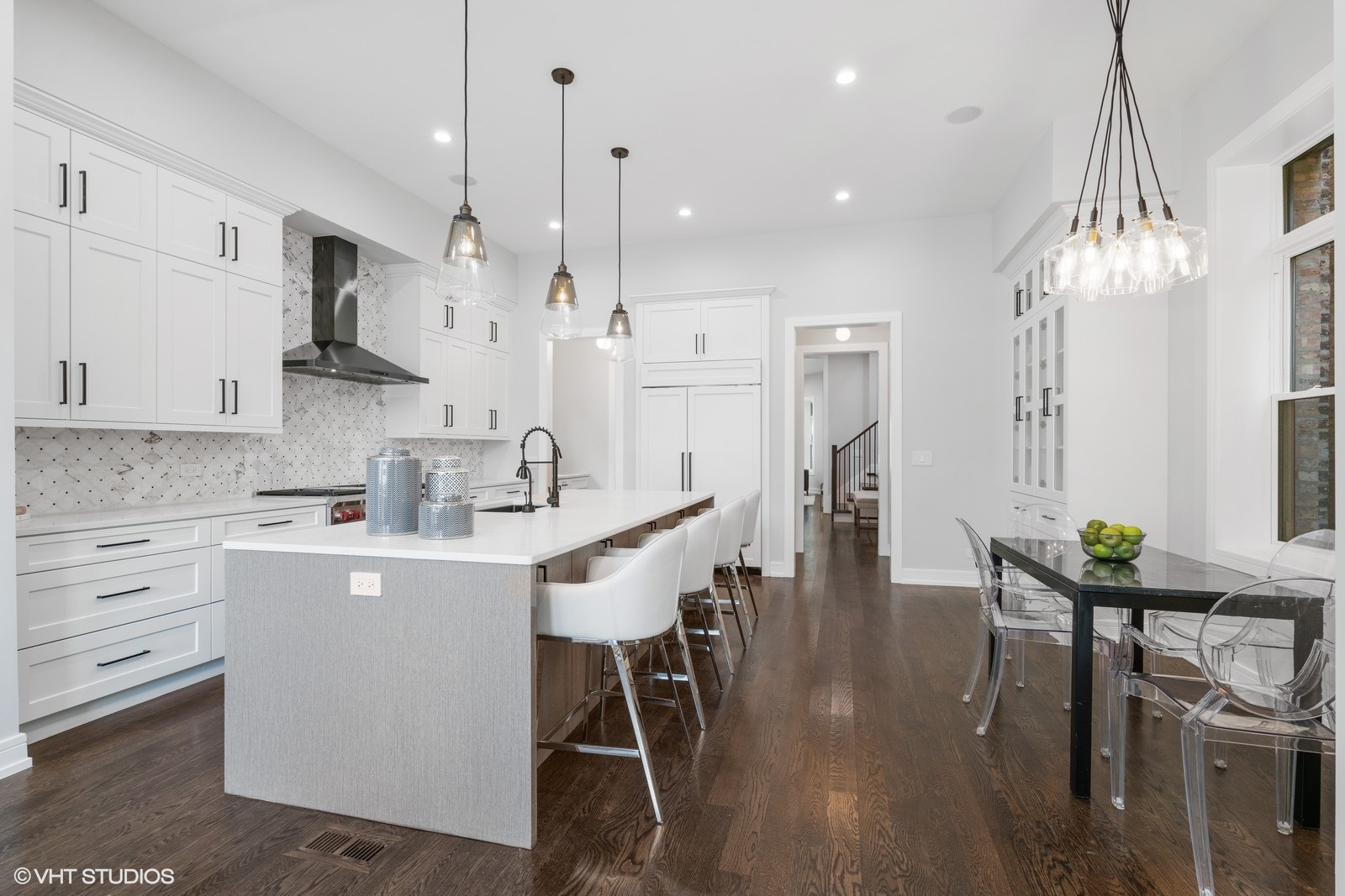 4148 N Greenview Avenue