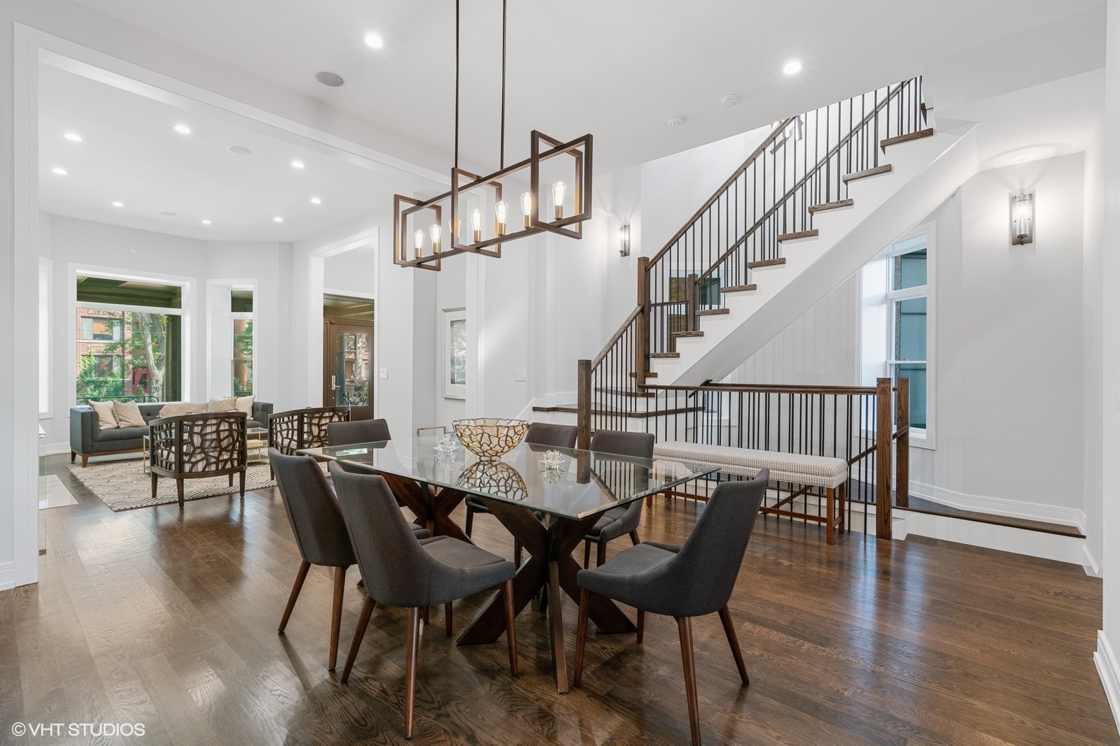 4148 N Greenview Avenue