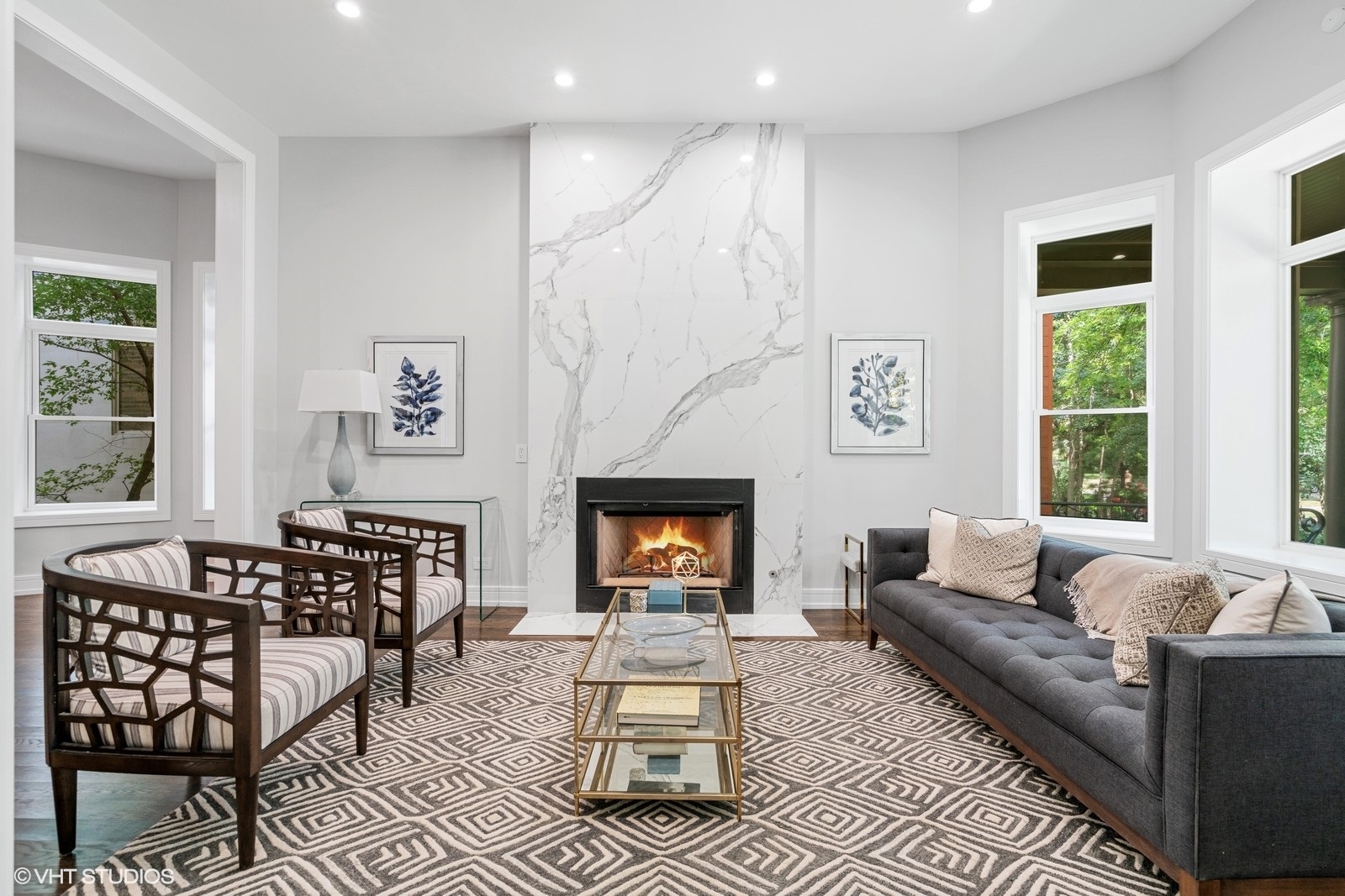 4148 N Greenview Avenue