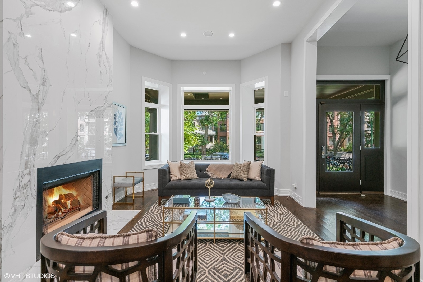 4148 N Greenview Avenue