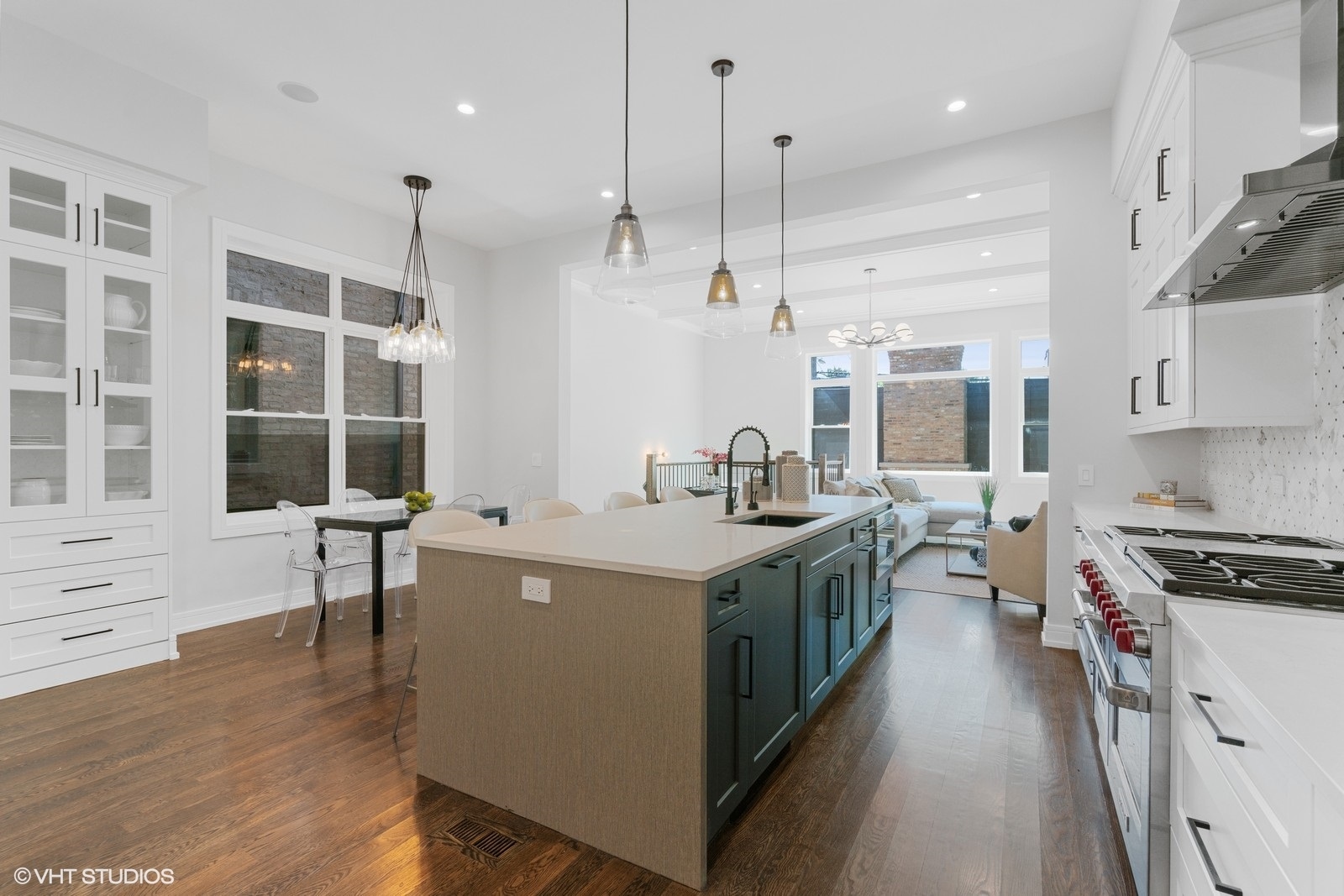 4148 N Greenview Avenue