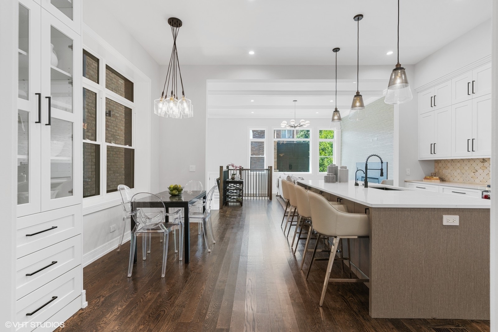 4148 N Greenview Avenue